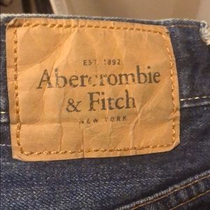 Abercrombie & Fitch men’s jean low rise, slim boot